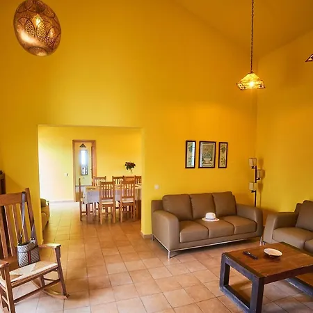 Spacious In La Oliva
